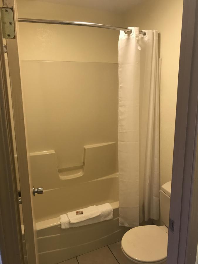 Regal Inn Onley Экстерьер фото