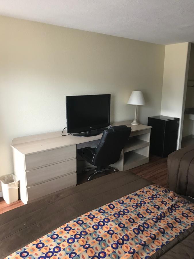 Regal Inn Onley Экстерьер фото